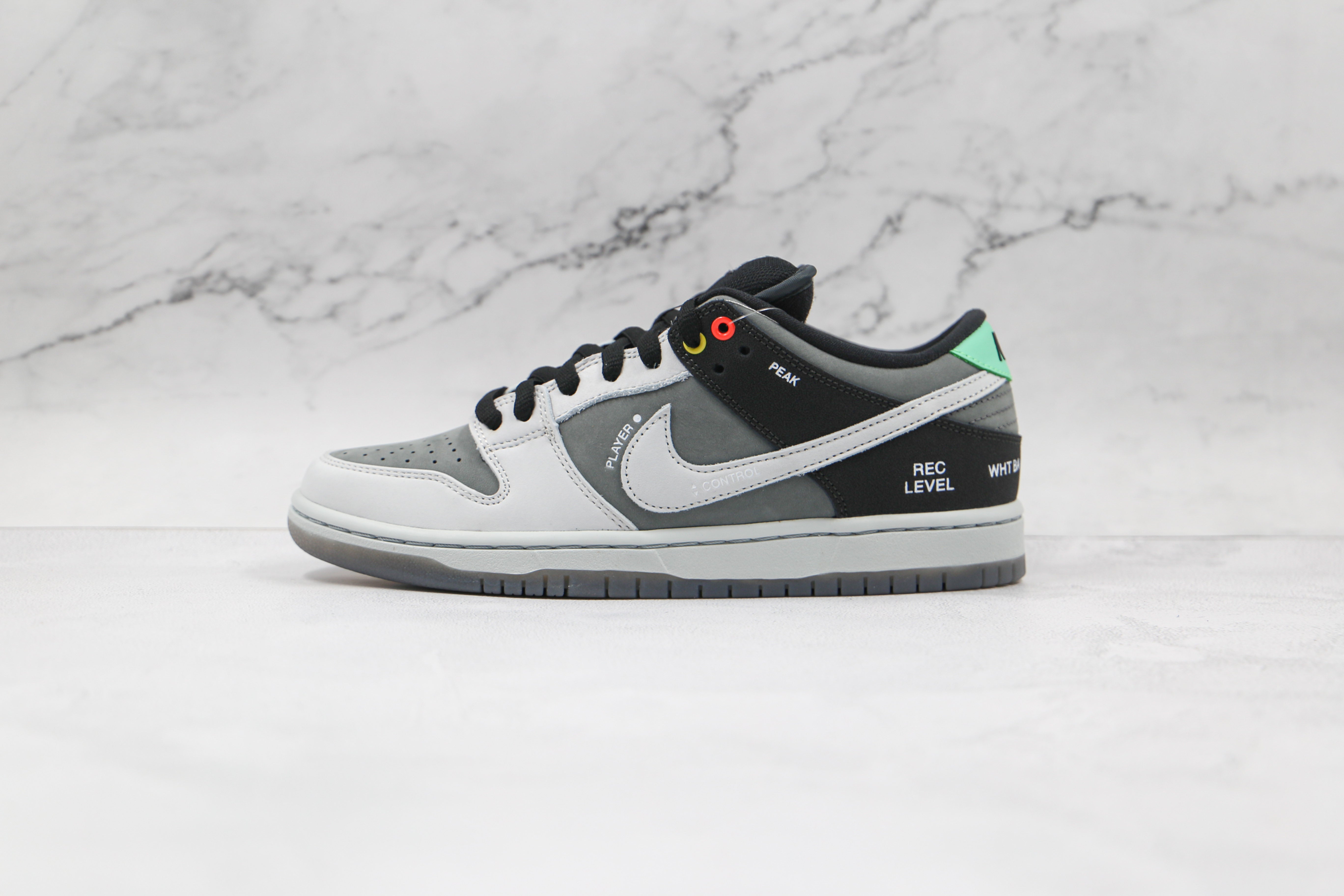 SB Dunk Low Vx1000