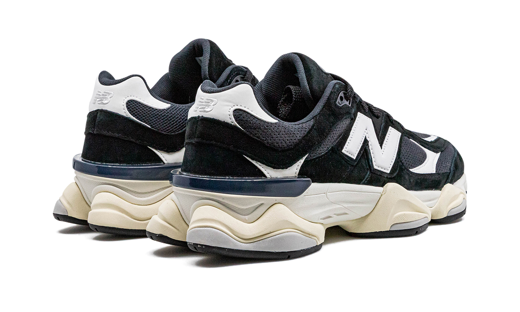 9060 Black White