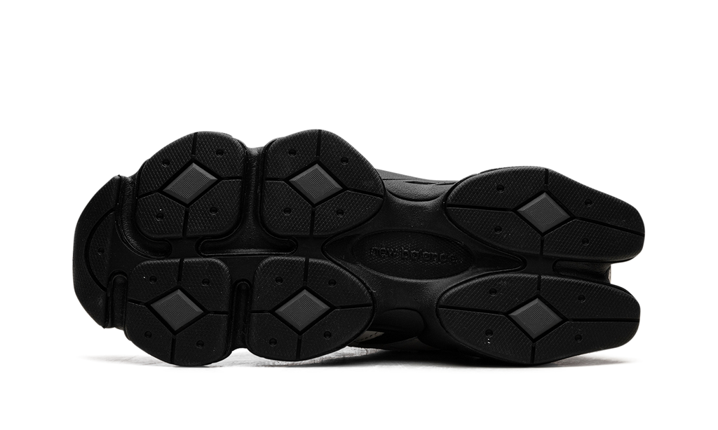 9060 Off White Black