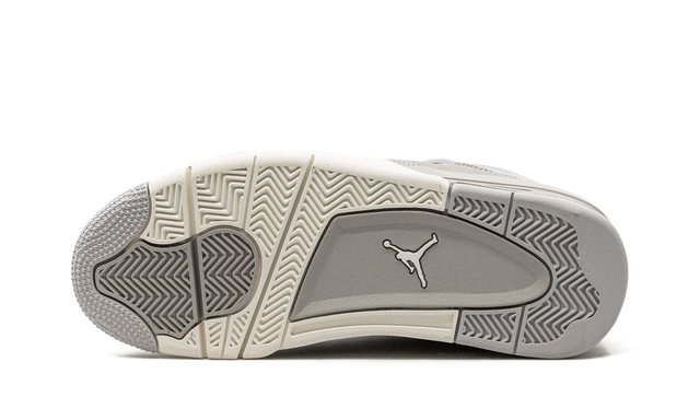 Air  4 Frozen Moments