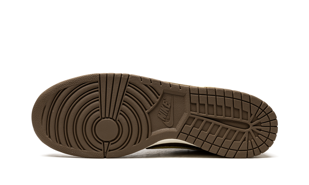 Dunk Low Undefeated Canteen