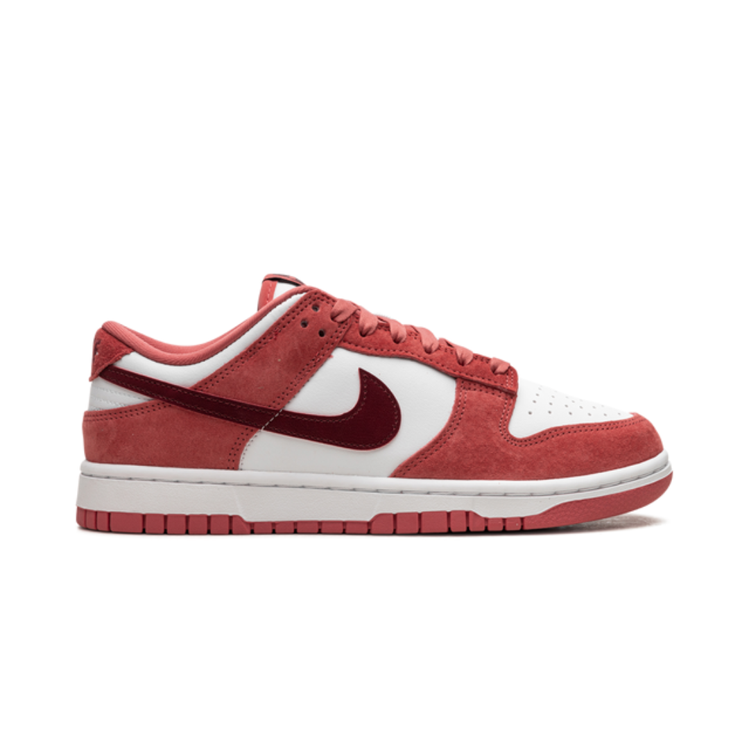 Dunk Low Valentine's Day (2024)