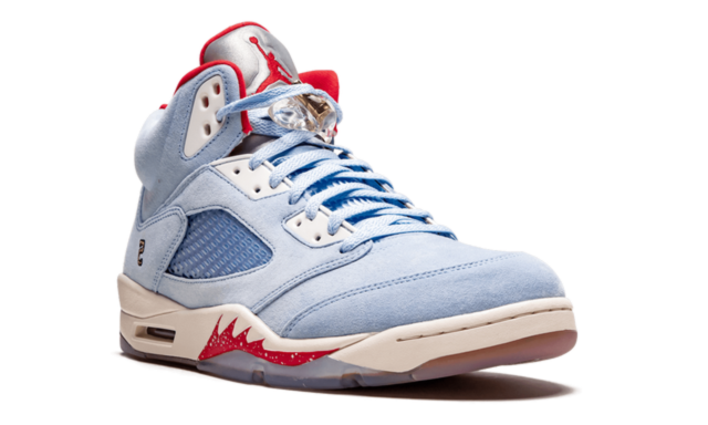 5 Retro Trophy Room Ice Blue