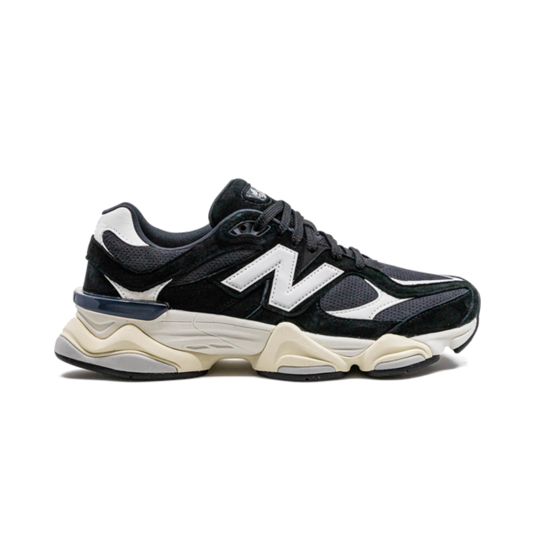 9060 Black White