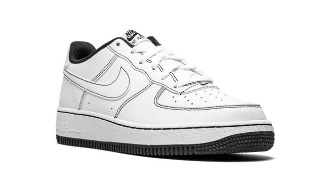 1 Low Contrast Stitch White Black