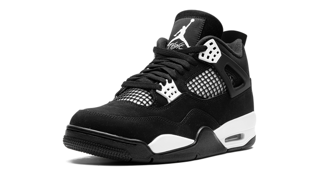 Air  4 White Thunder