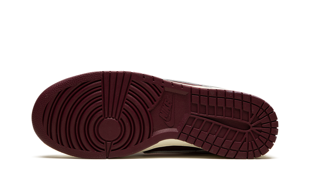 Dunk Low Valentine’s Day