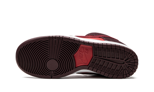 SB Dunk Low Cherry