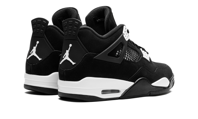 Air  4 White Thunder