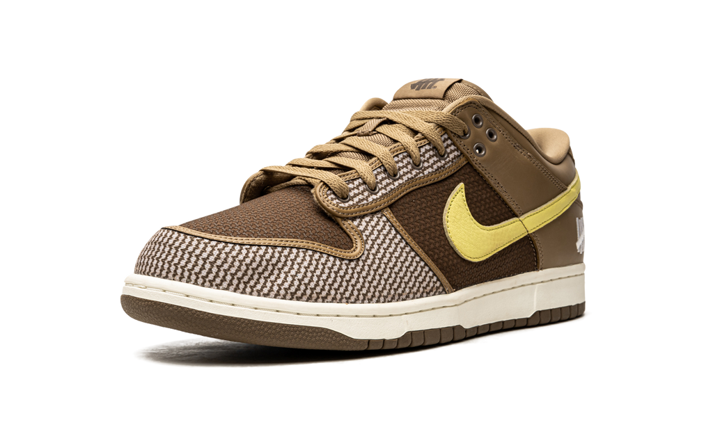Dunk Low Undefeated Canteen