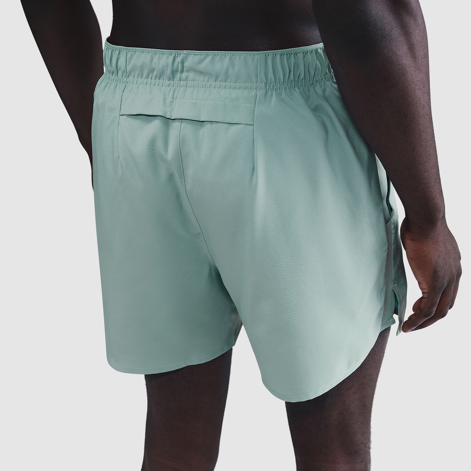 Calções Nike Dry-FIT Challenger de 5 polegadas com forro interno