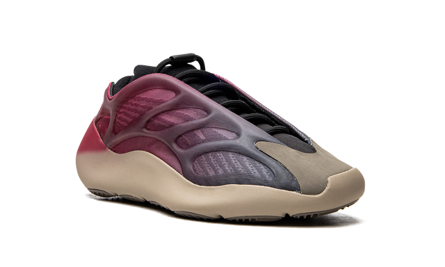700 V3 Fade Carbon