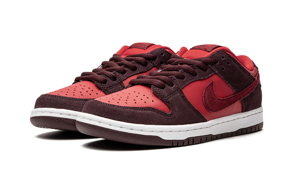 SB Dunk Low Cherry