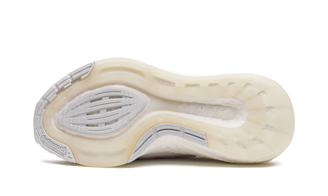 UltraBoost 22 Triple White