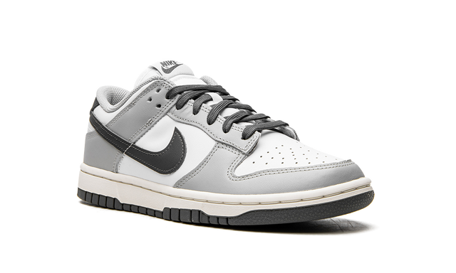 Dunk Low Light Smoke Grey
