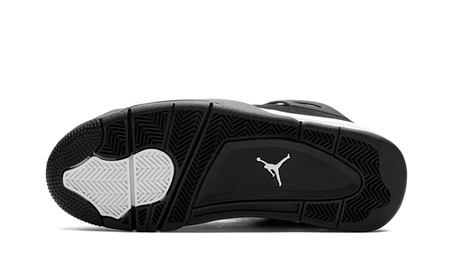 Air  4 White Thunder